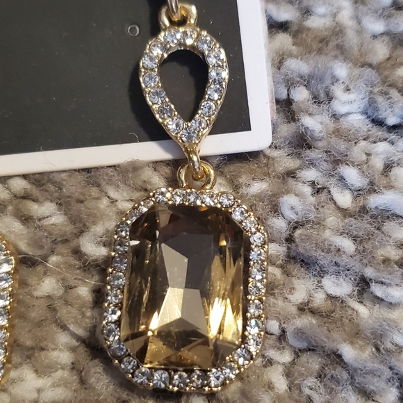COPY - 5/$30π BNWT beautiful faux diamond, faux emerald cut Citron, gold drop e - Picture 5 of 10